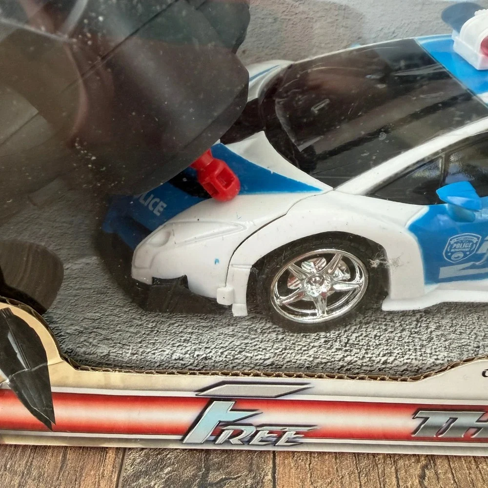 Mingkei The Chariots Morphos RC Police Car Kids 1:18‎